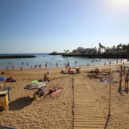 Sun, Sea And Rocks דירה